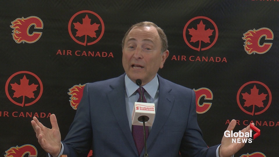 Click to play video: 'Gary Bettman questions why Flames have to play in ’oldest building in the league’'